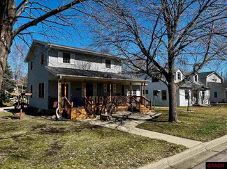 429 429 W Skaro St, St. Peter, MN 56082