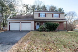 11 Liberty Ct, Glenmont, NY 12077