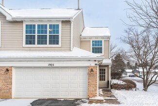 1903 Town Dr, Naperville, IL 60565