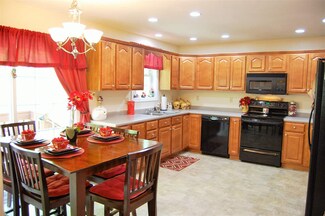26 Hilltop Dr, Pittsfield, NH 03263