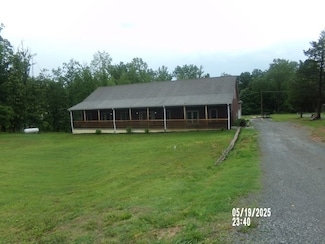 1835 Mosley Ferry Rd, Chapmansboro, TN 37035