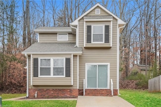 7 Stonehouse Ct, Greensboro, NC 27455