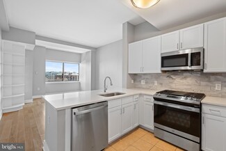800 4th St SW Unit N812, Washington, DC 20024