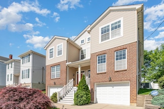 3033 Lavinia Ave, Cincinnati, OH 45208