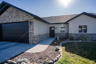 2110 Q St, Heyburn, ID 83336