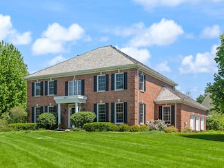 800 Tisbury Ln, Lake Forest, IL 60045
