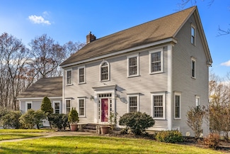 111 Windsor Ridge Dr, Whitinsville, MA 01588