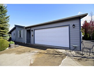 125 Morning Crest Ct, Roseburg, OR 97471
