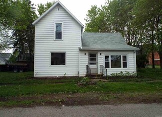 306 S Burke St, Wolcott, IN 47995