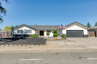 1580 Armstrong Ave, Clovis, CA 93611