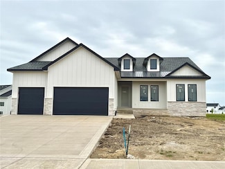 270 NW Montego Ct, Waukee, IA 50263