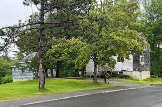 27 Pray St, Gardiner, ME 04345