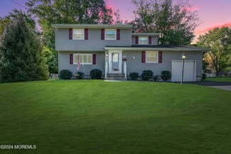11 Newbury Cir, Howell, NJ 07731