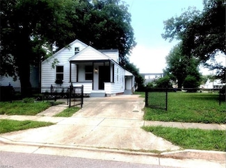 988 Philpotts Rd, Norfolk, VA 23513