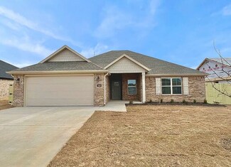 920 Silver Birch St, Springdale, AR 72762