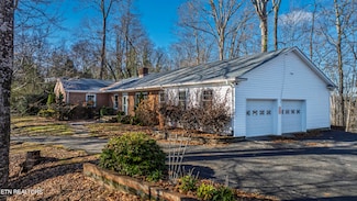 197 Sadler Ln, Harriman, TN 37748