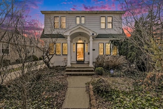 738 Marietta St NE, Grand Rapids, MI 49505