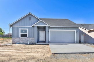 322 Packer Ln, Homedale, ID 83628