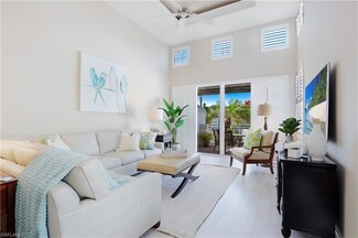 391 2nd Ave S Unit 4, Naples, FL 34102
