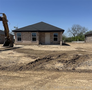 828 Elm St, Seminole, OK 74868