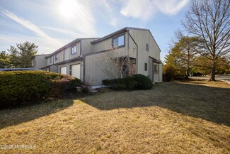 121 Bowne Ct Unit 49, Matawan, NJ 07747