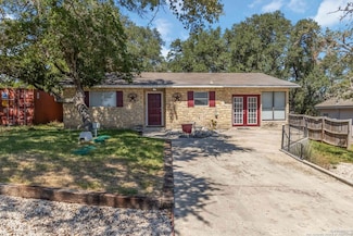 1447 Springwater, Canyon Lake, TX 78133