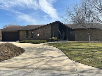 301 Marigold Ct, Plymouth, IN 46563