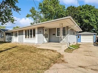 3929 64th St, Urbandale, IA 50322