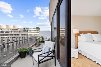 700 New Hampshire Ave NW Unit 1412, Washington, DC 20037