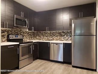 136 Amberly Dr Unit Q, Manalapan, NJ 07726