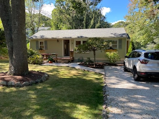 47 Huckleberry Ln, Marstons Mills, MA 02648