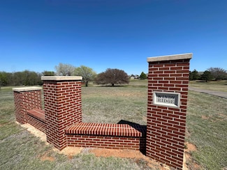 2 Post Rd, Woodward, OK 73801