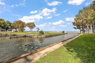 14B Douglas Dr, Tavares, FL 32778