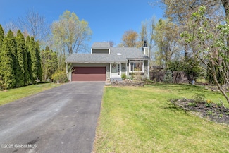 28 Carolanne Dr, Delmar, NY 12054