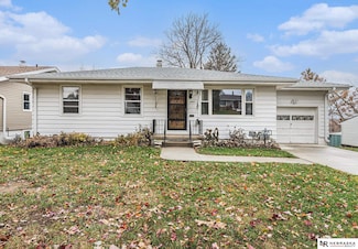 3066 S 44th St, Omaha, NE 68105