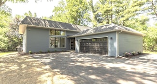 2971 Daleview Dr, Ann Arbor, MI 48105