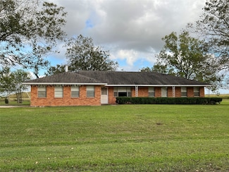 737 Salisbury Ln, Wharton, TX 77488