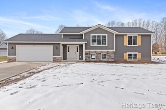 1942 Cygnet Dr, Otsego, MI 49078