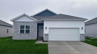 3600 Paradise Ln, Waukee, IA 50263