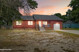 103 NE 17th St, Oak Island, NC 28465