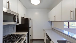 260 W 52nd St Unit 15-C, New York, NY 10019