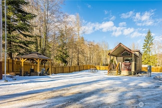 13 Willow Ln, Port Angeles, WA 98362