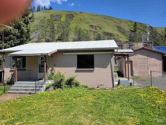 17 S Front Rd, Kooskia, ID 83539