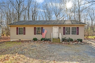 8803 Robinhood Dr, Kunkletown, PA 18058
