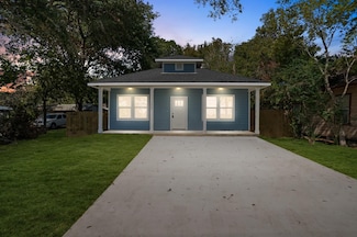 1407 Lauraine St, Brenham, TX 77833