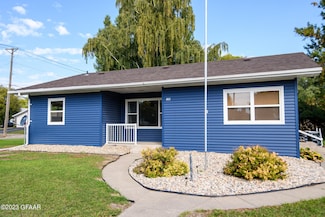801 Walnut St E, Devils Lake, ND 58301