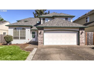 9275 SW Iowa Dr, Tualatin, OR 97062