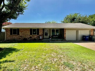 109 S Hillside St, Red Oak, TX 75154