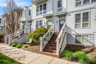 2159 New Town Dr NE Unit 7, Grand Rapids, MI 49525