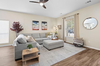 2200 Amur Dr Unit B35, Austin, TX 78745